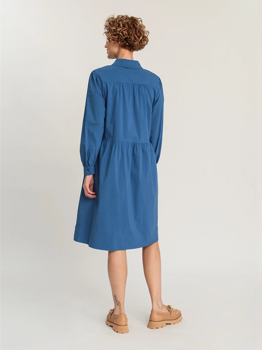 Платье-рубашка синее свободного кроя из органического хлопка